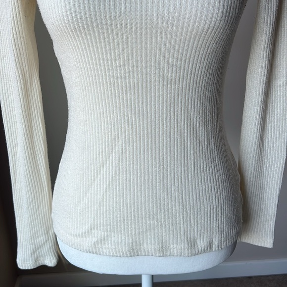 Joe Fresh Turtle Neck - Picture 5 of 11